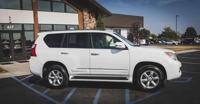 Used 2013 Lexus GX 460 image 32