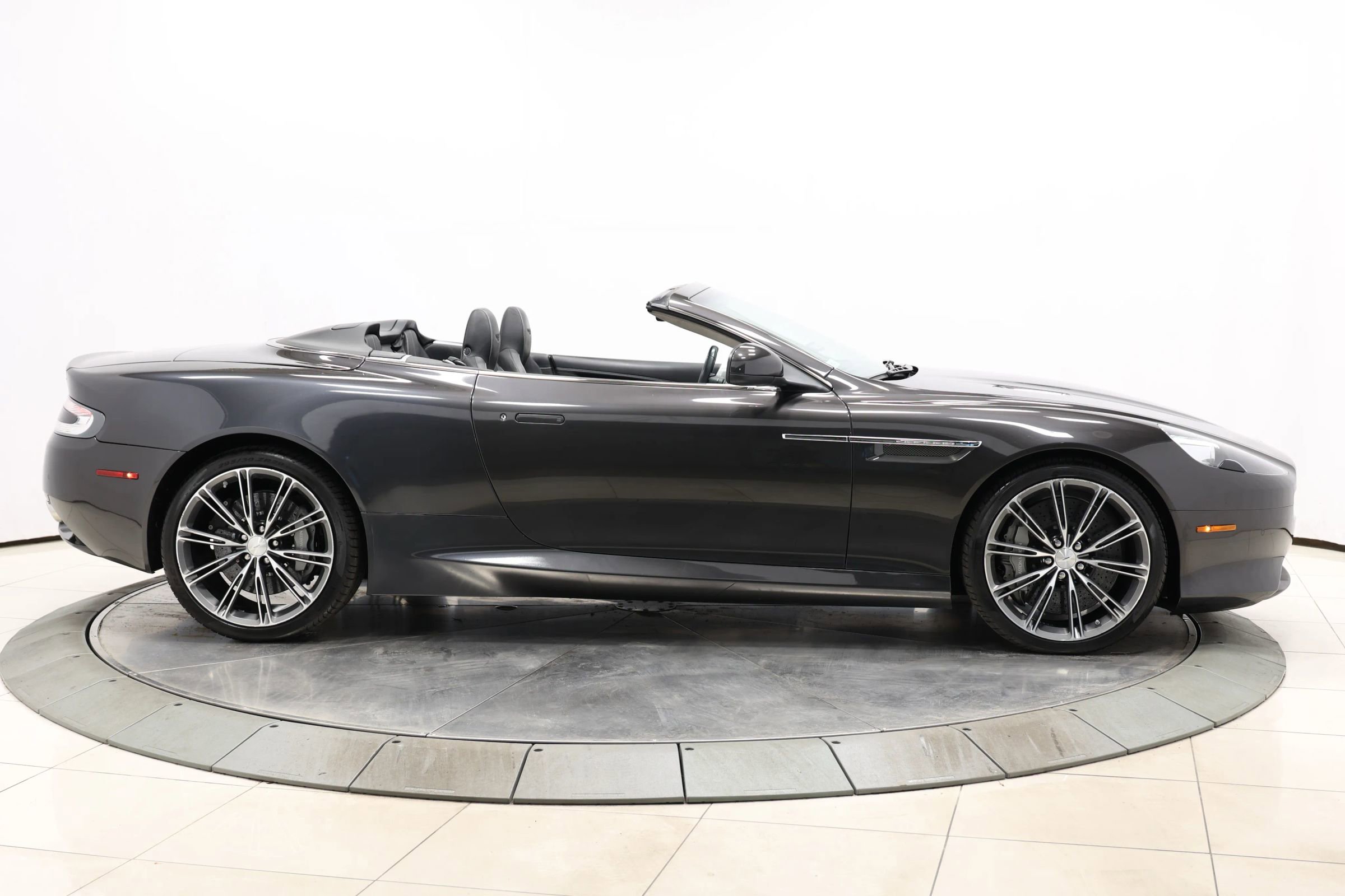 Used 2012 Aston Martin Virage Volante image 55