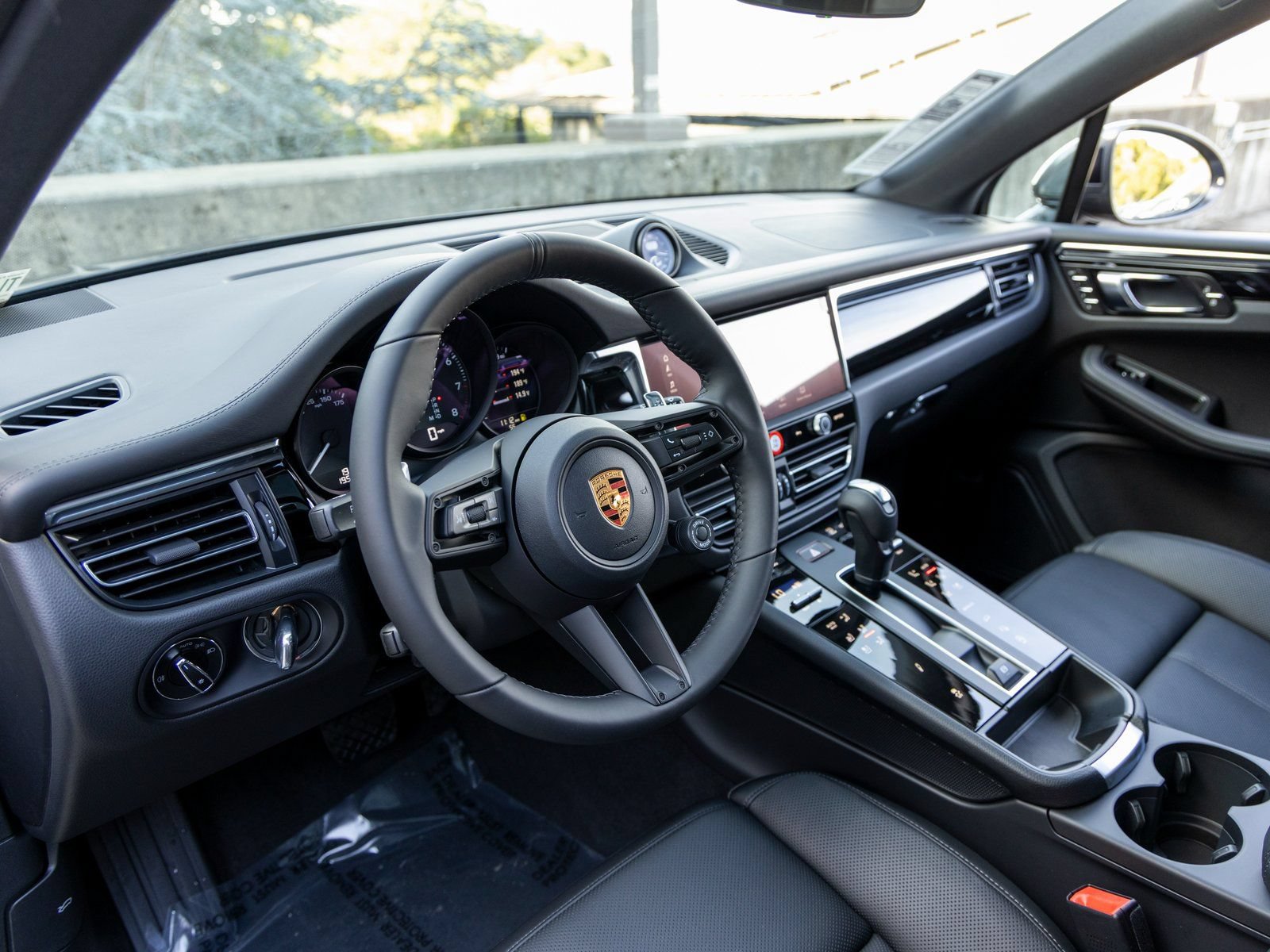 New 2026 Porsche Macan Turbo AWD/4WD image 4