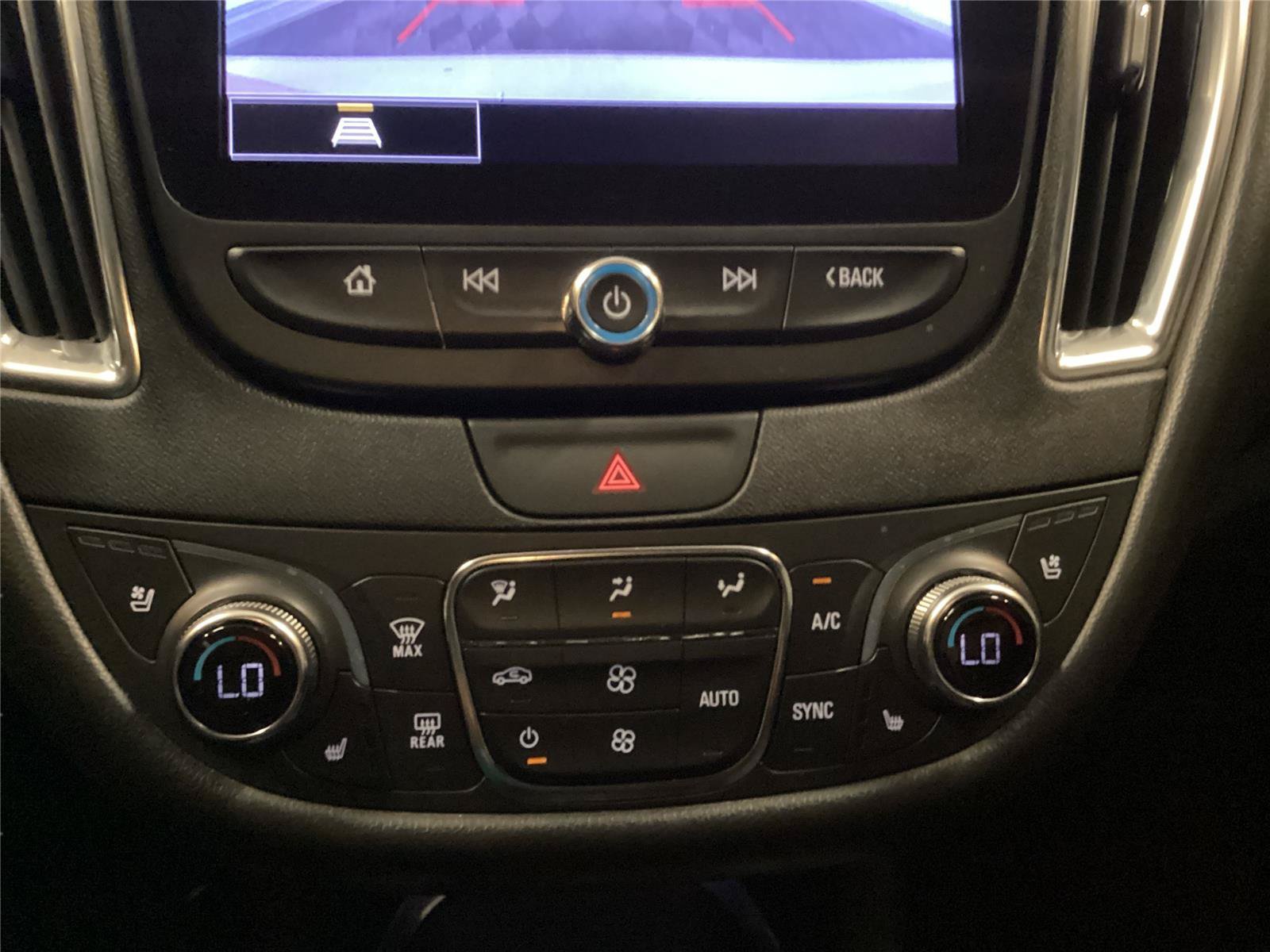 Used 2021 Chevrolet Malibu Premier FWD image 18