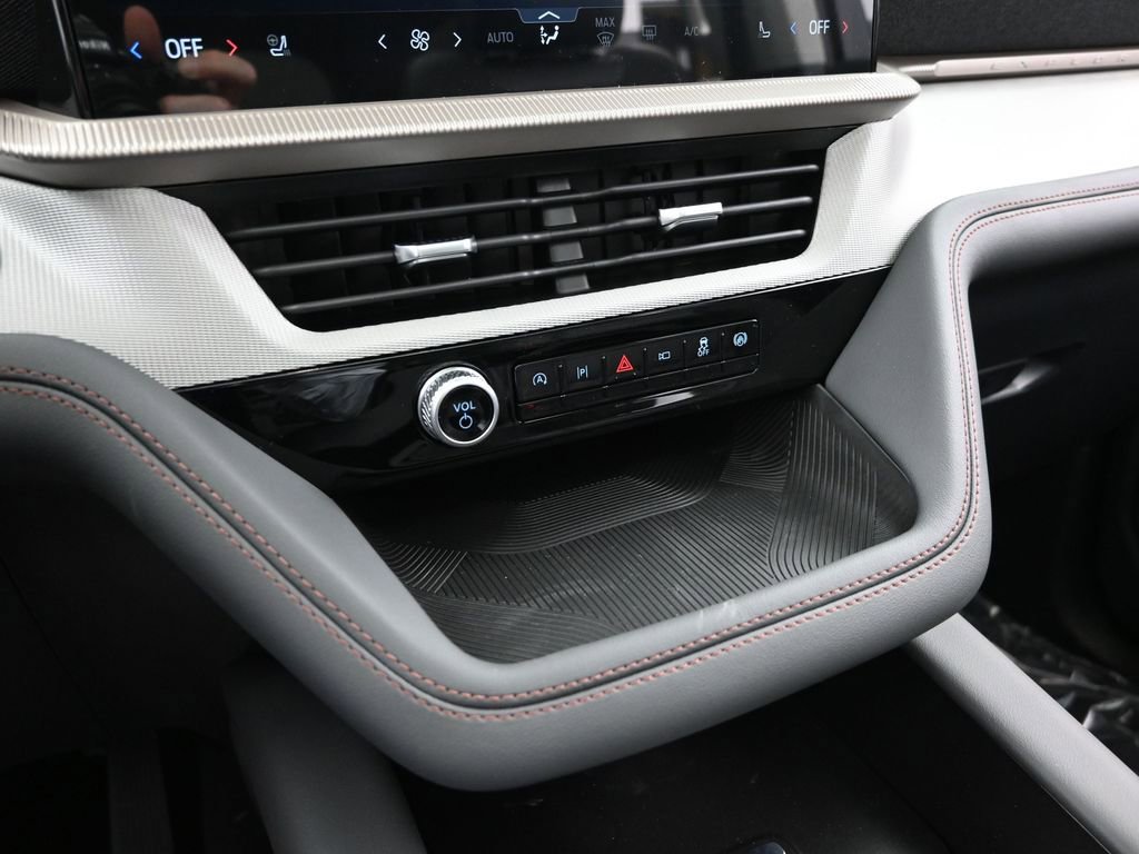 New 2025 Ford Explorer Active w/ Active Comfort Package image 18