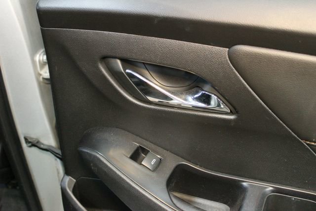 Used 2020 Chevrolet Traverse LT w/ Driver Confidence II Package AWD/4WD image 13