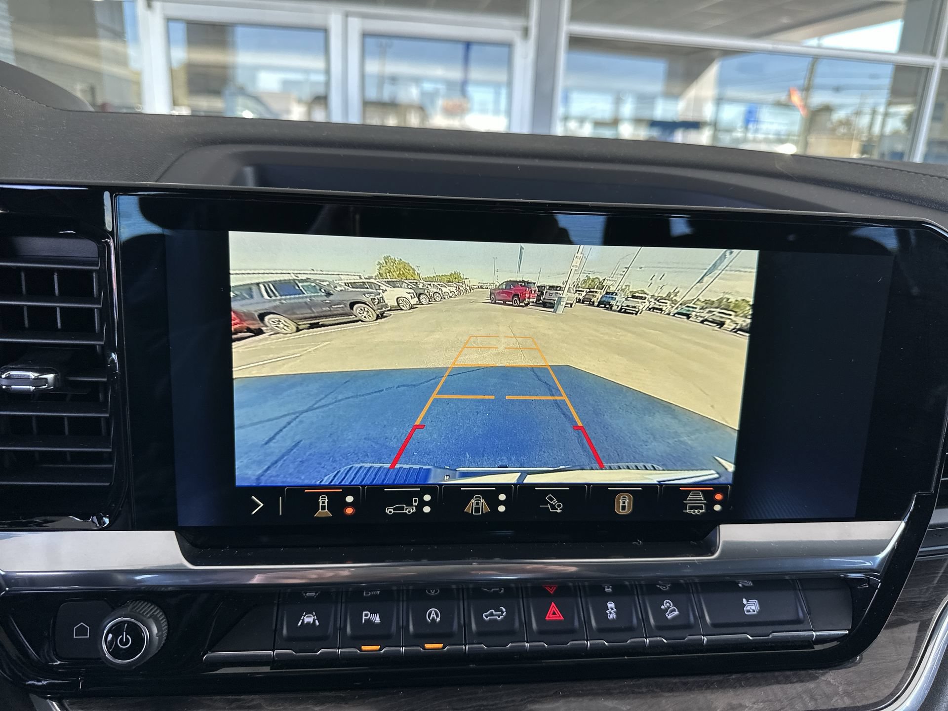 Certified 2025 Chevrolet Silverado 1500 LTZ AWD/4WD image 15