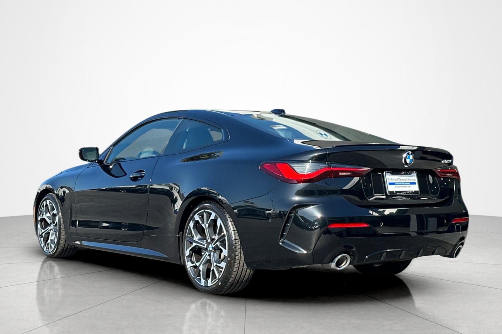 Used 2025 BMW 430i Coupe w/ M Sport Package RWD image 3