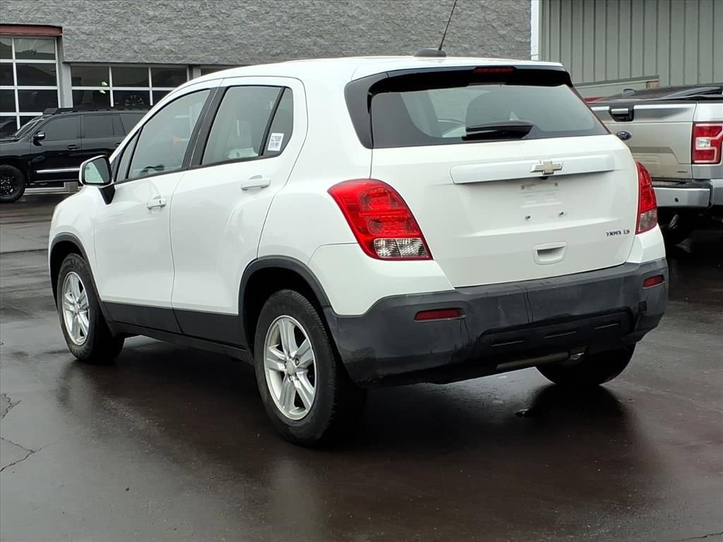 Used 2016 Chevrolet Trax LS w/ LPO, Cargo Package FWD image 3
