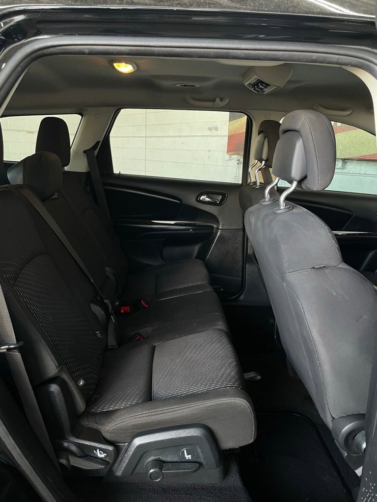 Used 2018 Dodge Journey SE w/ Popular Equipment Group image 16