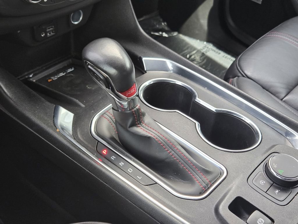 Used 2022 Chevrolet Traverse RS FWD image 9