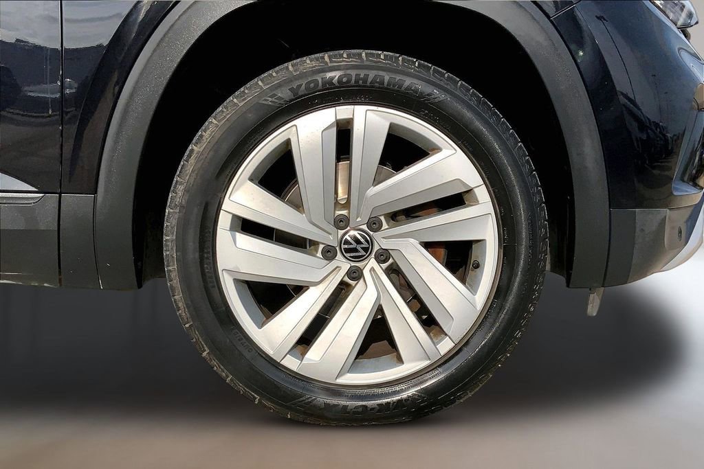 Used 2020 Volkswagen Atlas Cross Sport SE w/ Towing Package image 9