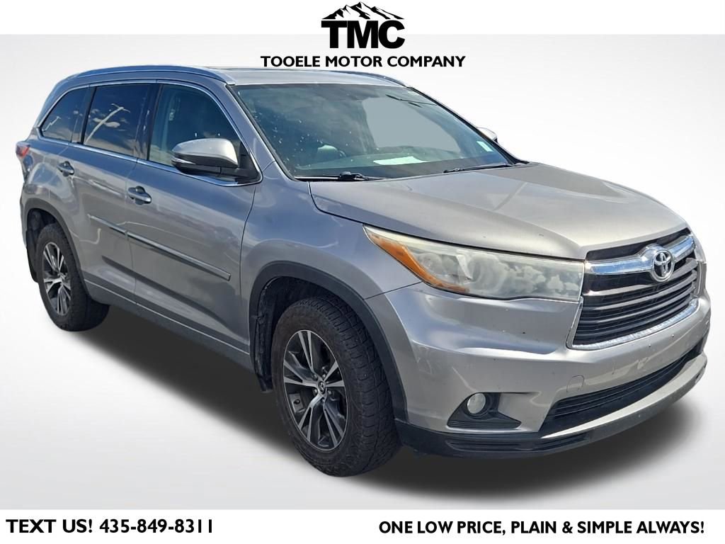 Used 2016 Toyota Highlander XLE AWD/4WD image 1