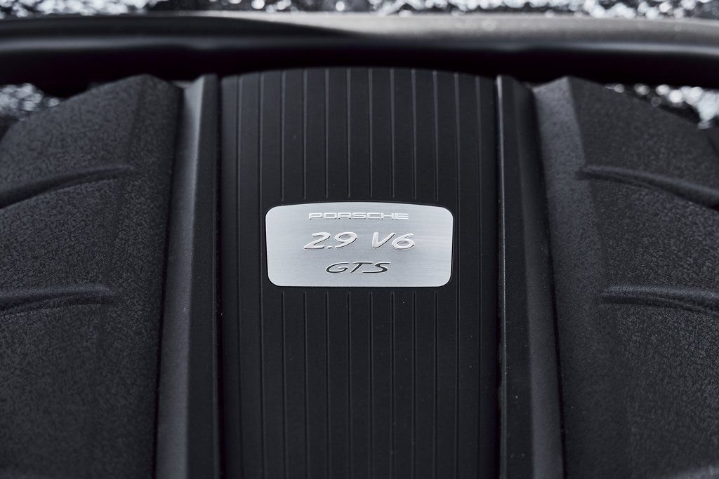 Used 2025 Porsche Macan GTS AWD/4WD image 17