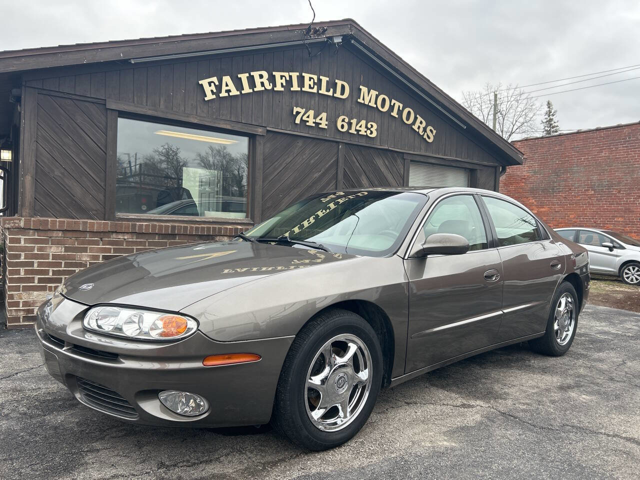 Used 2001 Oldsmobile Aurora 4.0 image 1