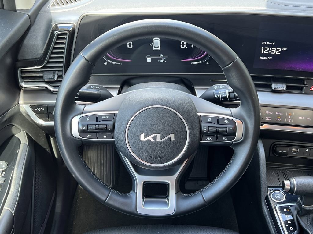 Used 2024 Kia Sportage EX image 19