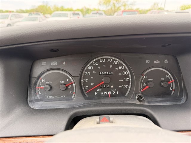 Used 2003 Ford Crown Victoria LX RWD image 16
