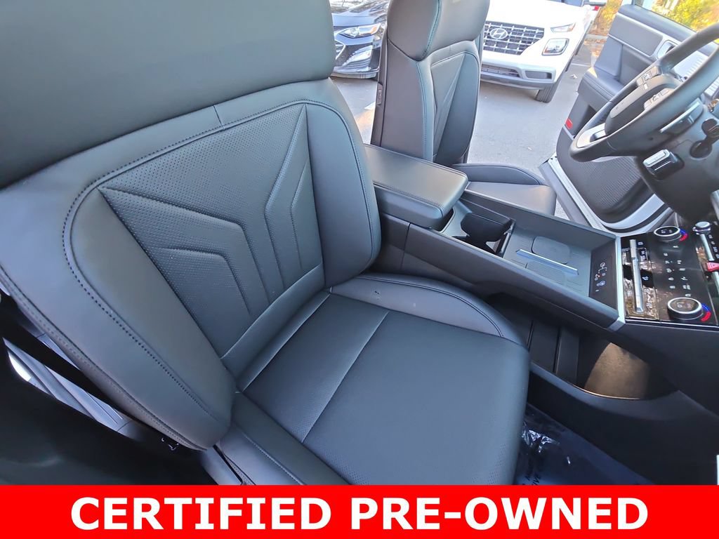 Used 2025 Hyundai Santa Fe SEL FWD image 10