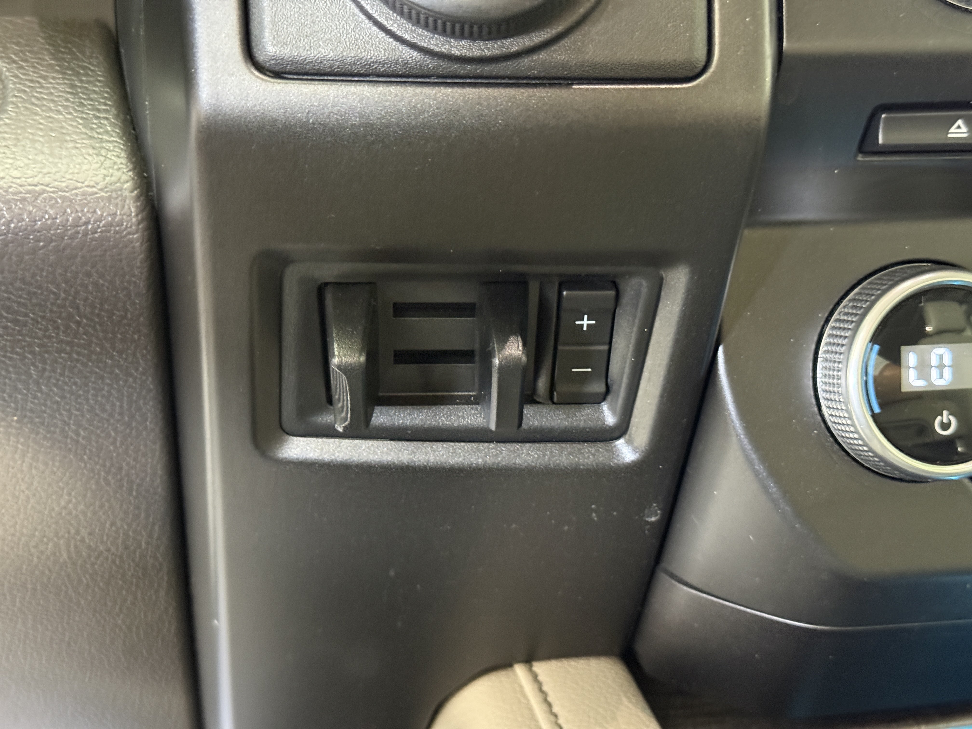 Certified 2018 Ford Expedition Max Limited RWD image 28