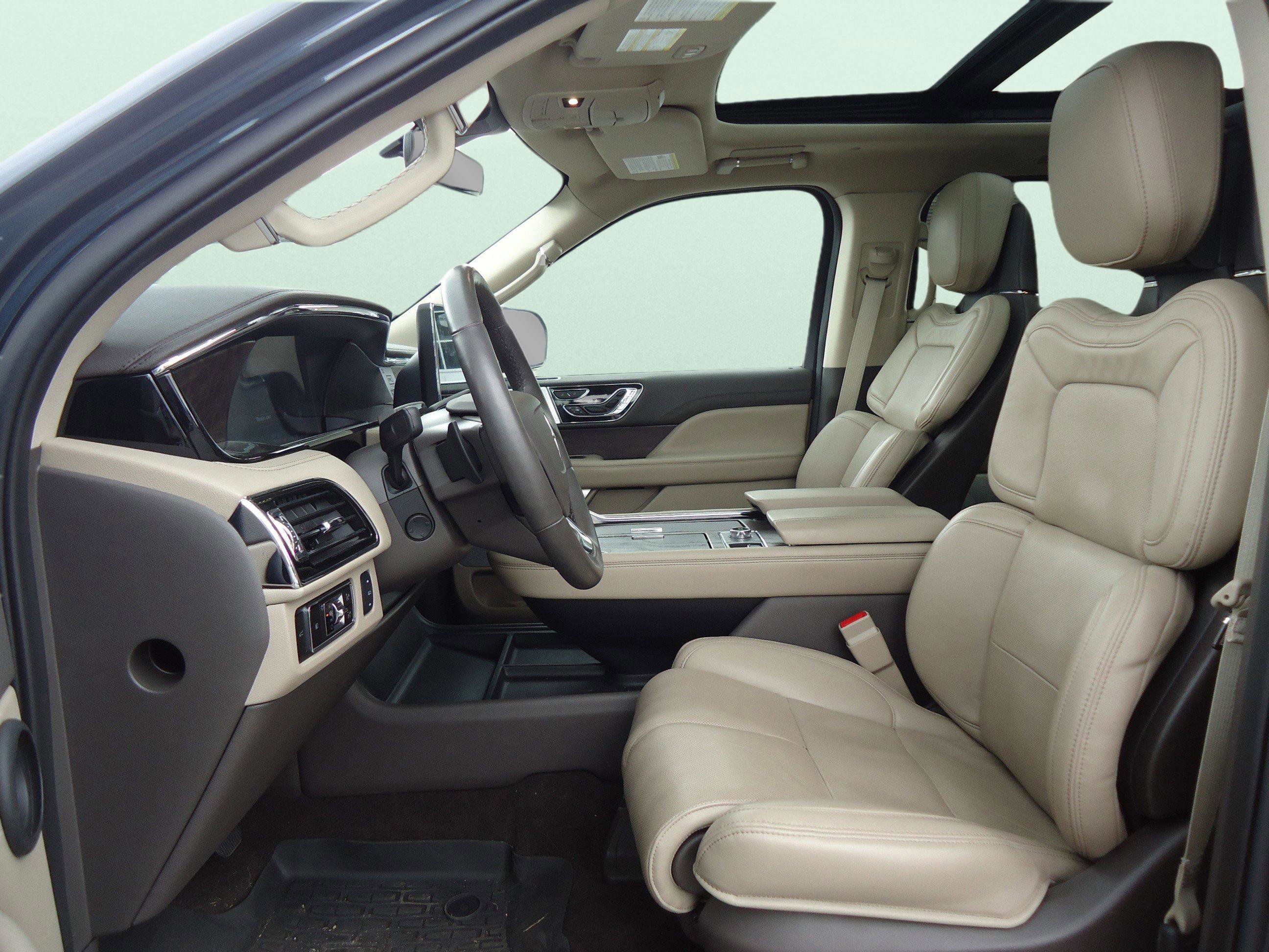 Certified 2024 Lincoln Navigator Reserve AWD/4WD image 27