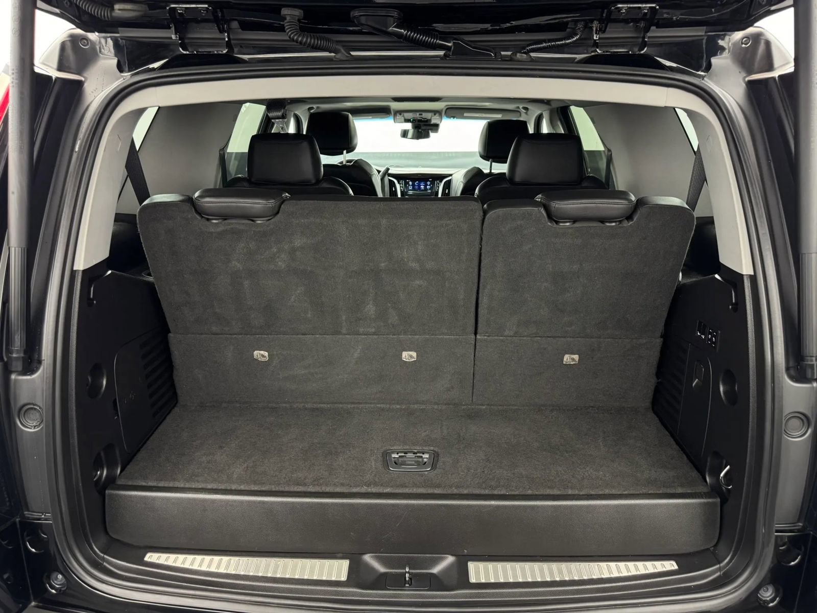 Used 2019 Cadillac Escalade Luxury AWD/4WD image 56