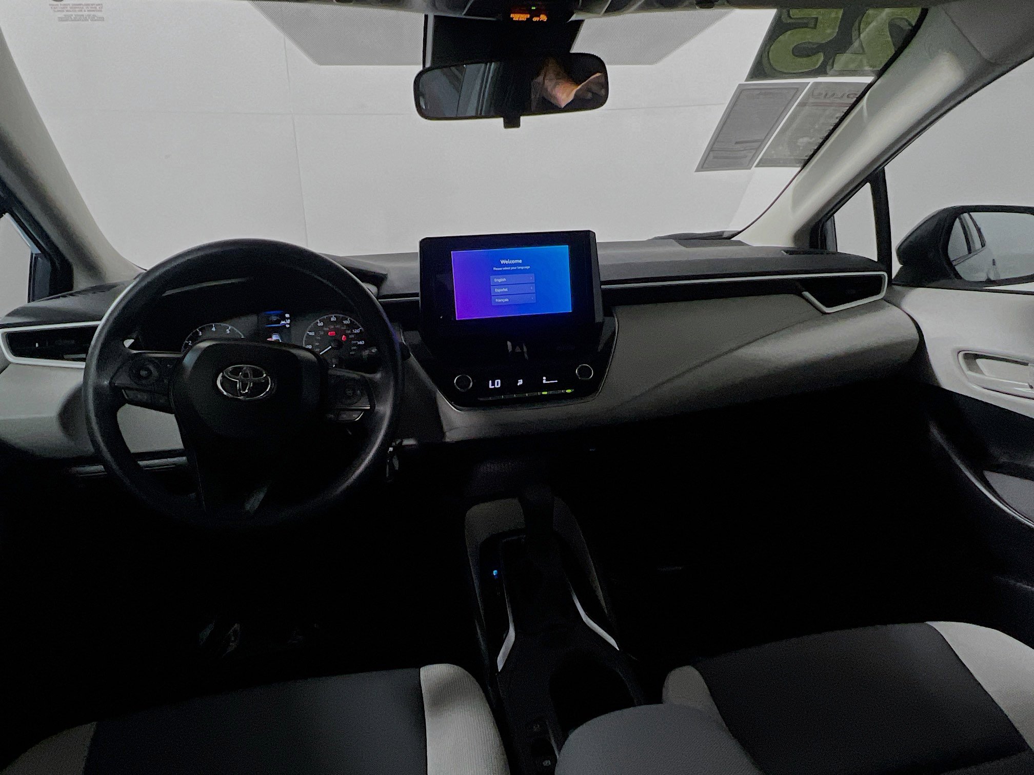 Used 2025 Toyota Corolla LE image 30