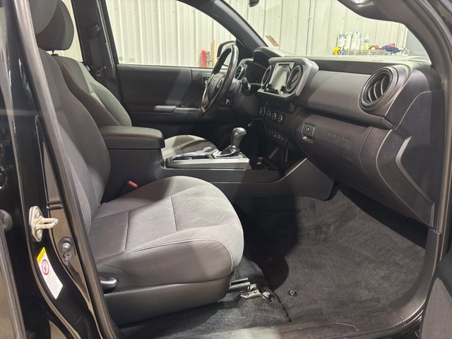 Used 2019 Toyota Tacoma TRD Off-Road image 24
