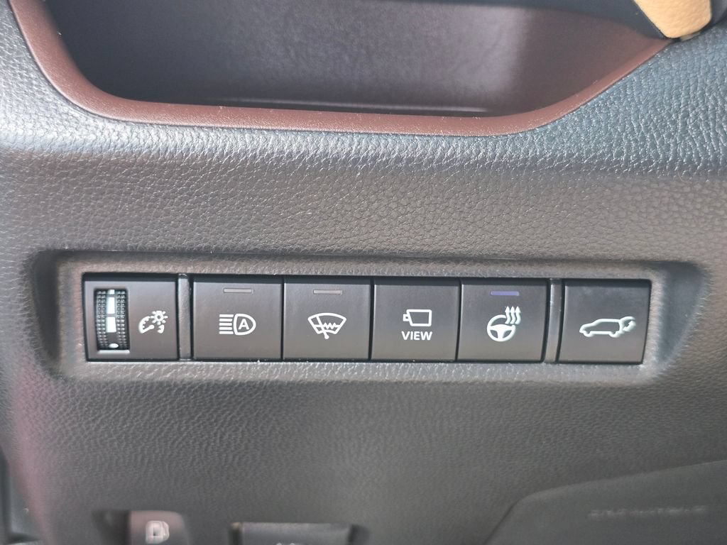 Used 2022 Toyota RAV4 Limited AWD/4WD image 23