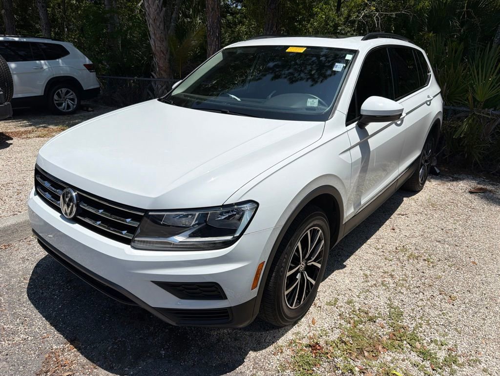 Used 2021 Volkswagen Tiguan SE FWD image 2