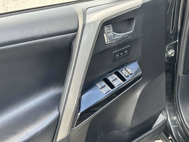 Used 2018 Toyota RAV4 Limited w/ Advanced Technology Package AWD/4WD image 16