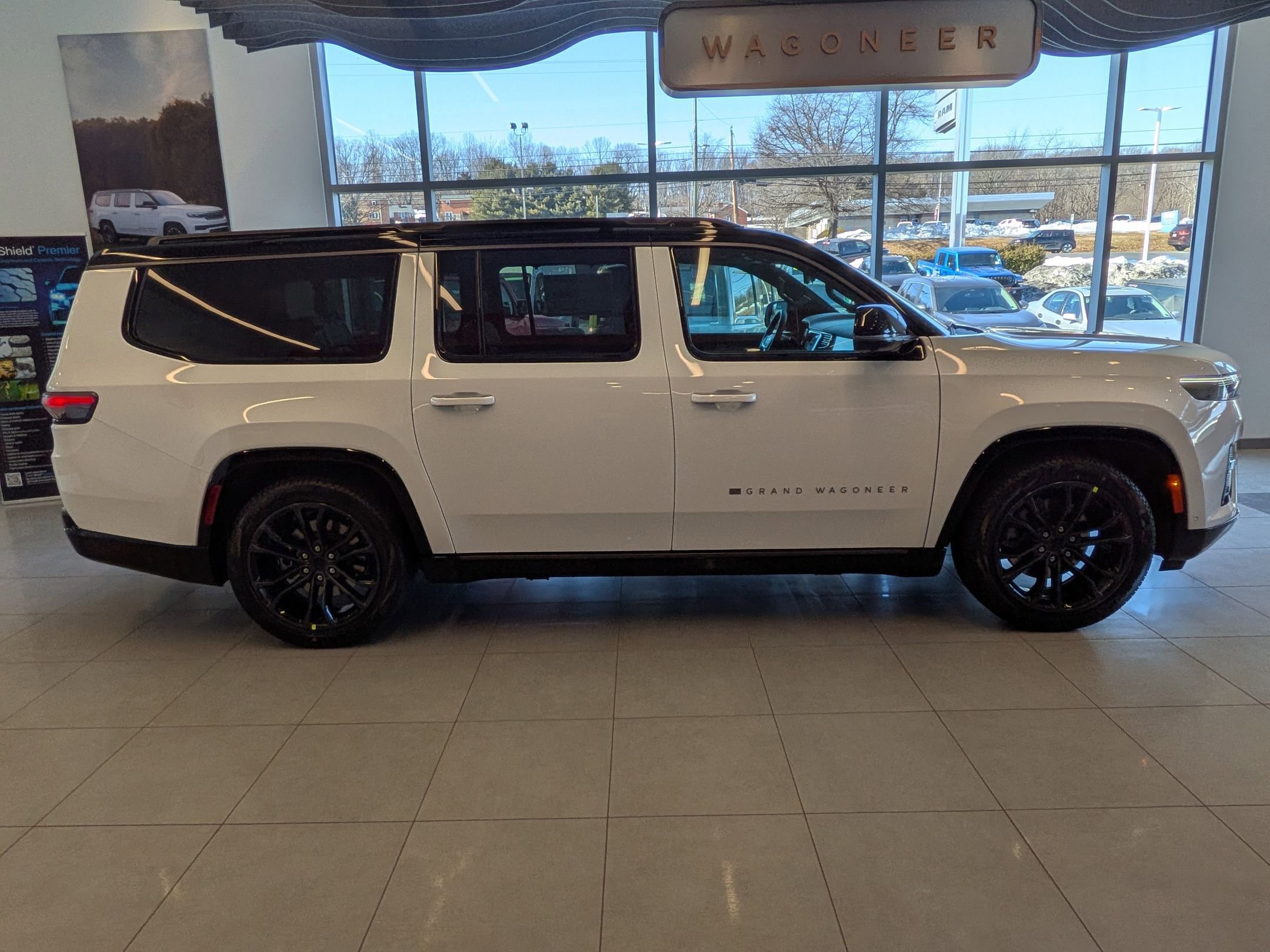 New 2026 Jeep Grand Wagoneer L Summit image 4