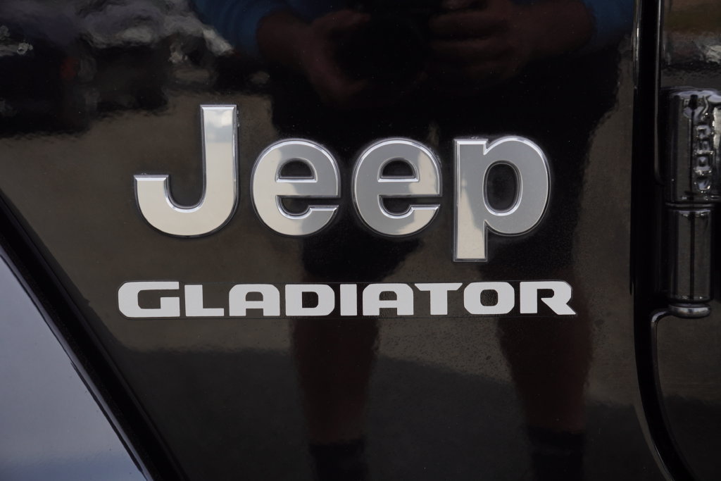 Used 2021 Jeep Gladiator Overland w/ Popular Equipment Package AWD/4WD image 14
