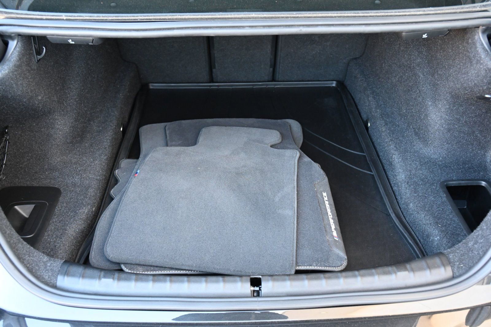 Certified 2022 BMW M550i xDrive w/ Executive Package image 21