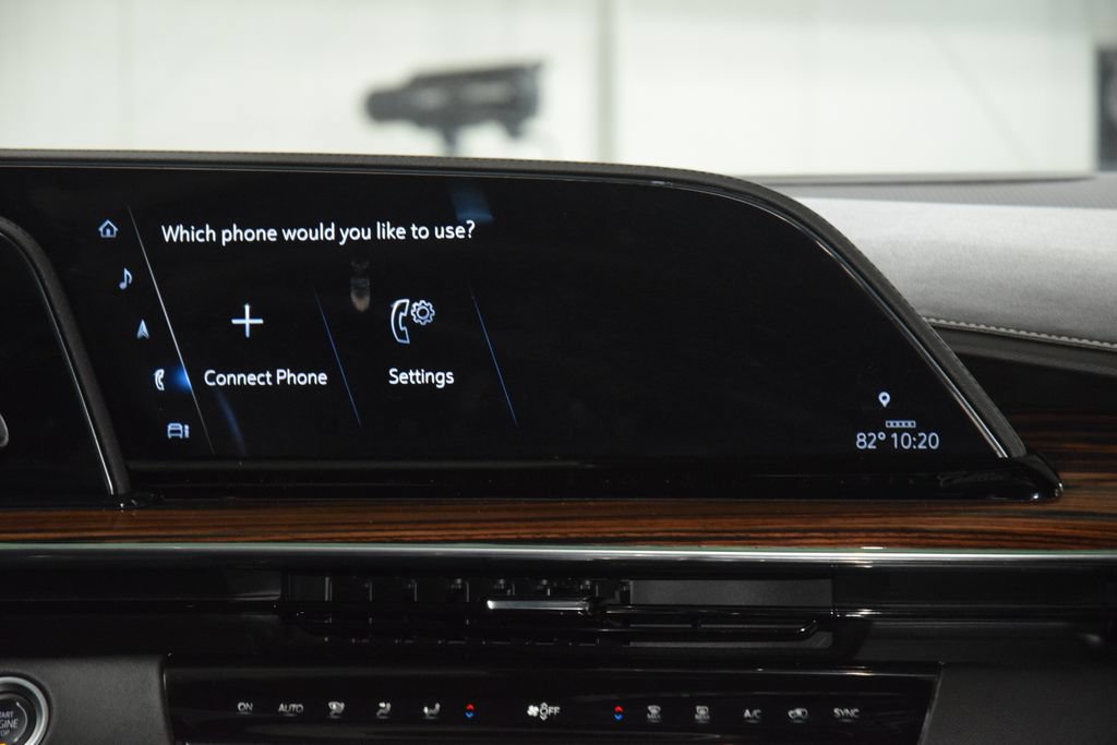 Used 2024 Cadillac Escalade ESV Premium Luxury w/ LPO, Floor Liner Package AWD/4WD image 33