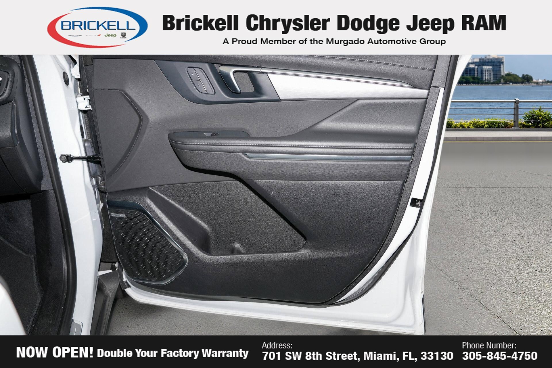 Used 2025 Buick Enclave Preferred FWD image 14