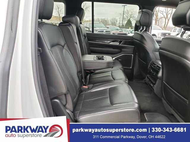 Used 2023 Jeep Wagoneer 4WD w/ Premium Group I image 20