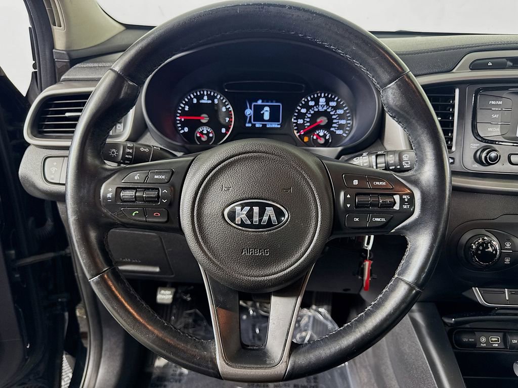 Used 2016 Kia Sorento LX w/ LX Convenience Package image 11