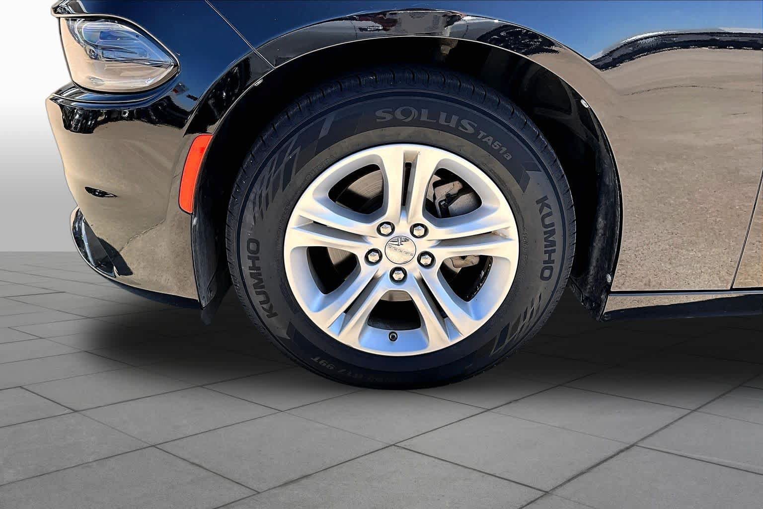 Used 2022 Dodge Charger SXT RWD image 11