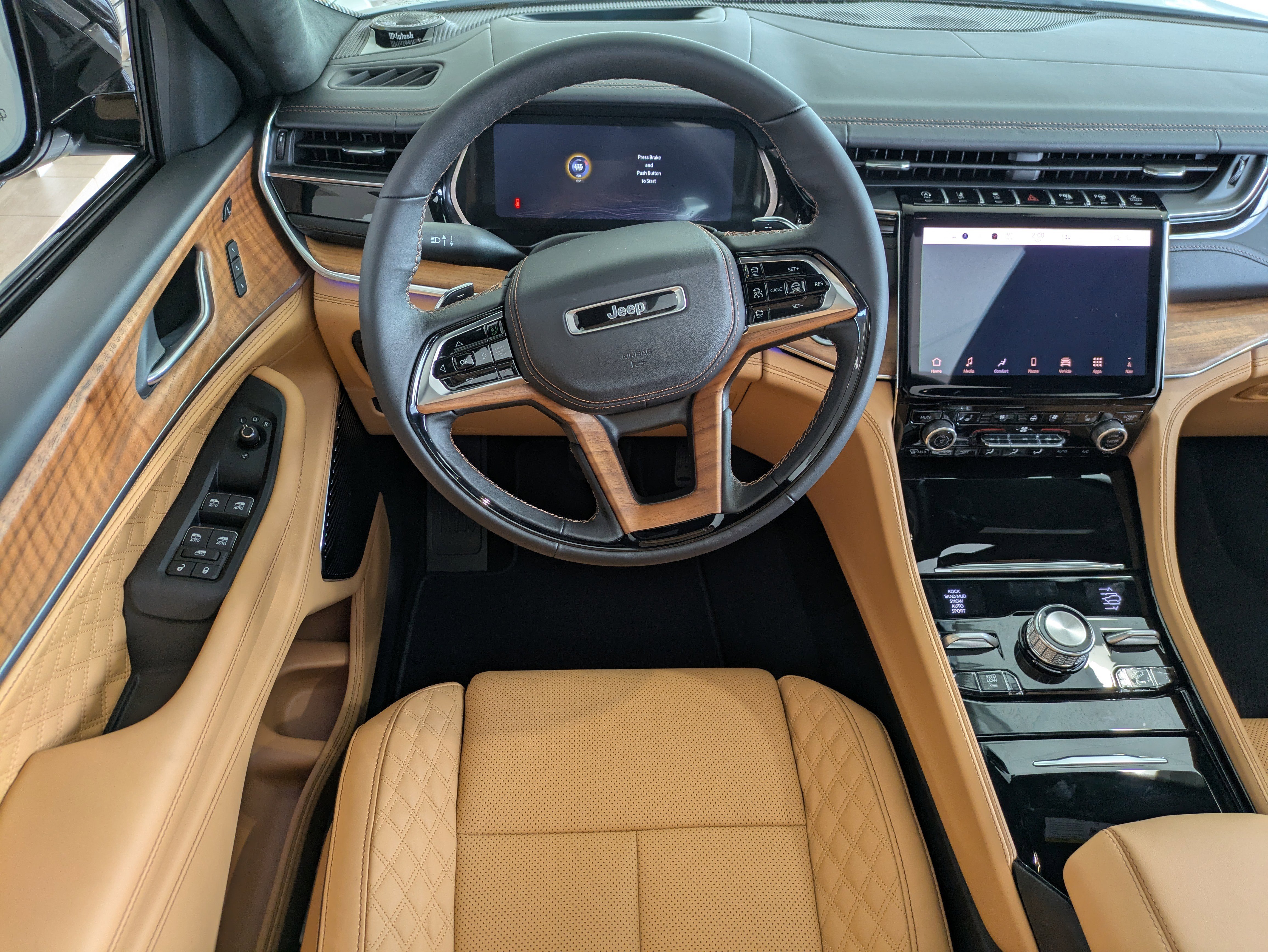 New 2025 Jeep Grand Cherokee Summit image 17