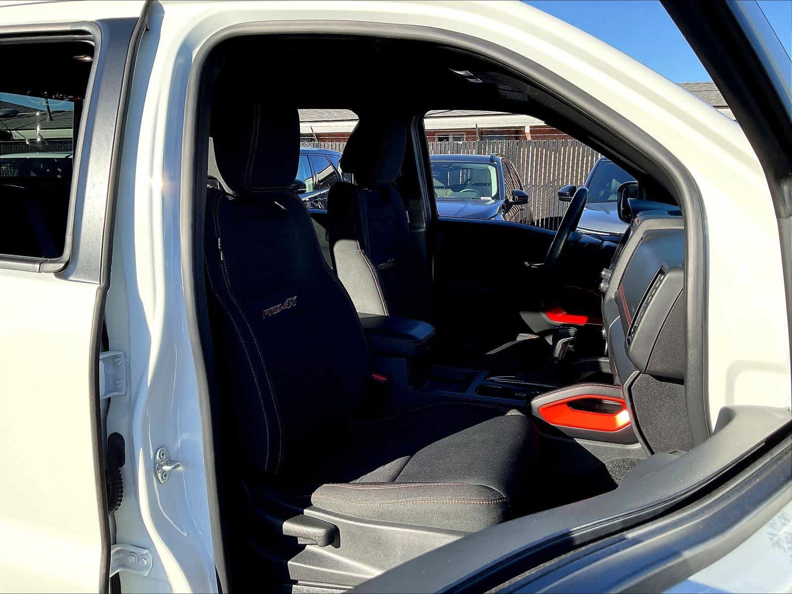Used 2024 Nissan Frontier PRO-4X w/ Technology Package image 9