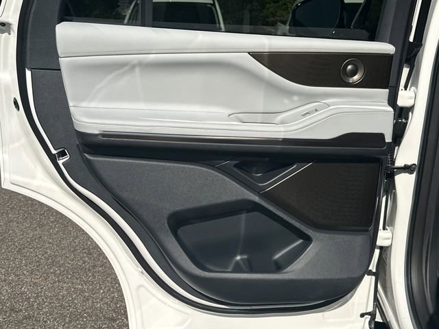 New 2026 Lincoln Navigator Black Label AWD/4WD image 24
