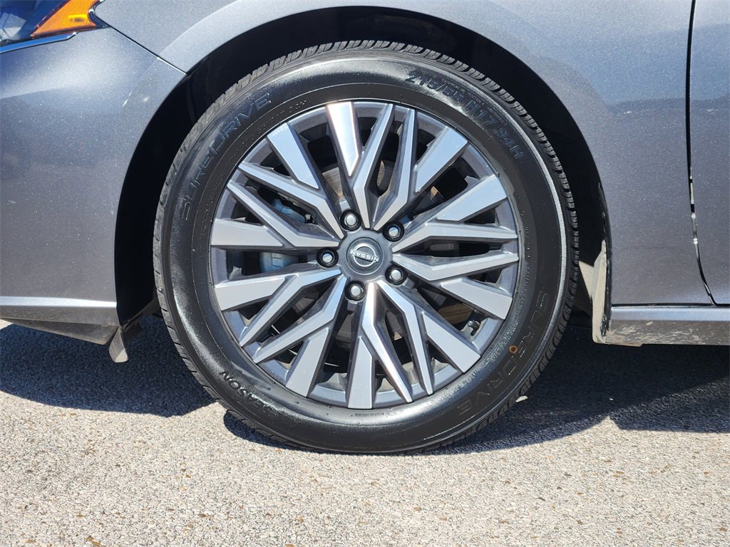 Used 2024 Nissan Altima 2.5 SV image 7
