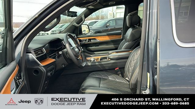 Used 2024 Jeep Grand Wagoneer L Series III AWD/4WD image 10