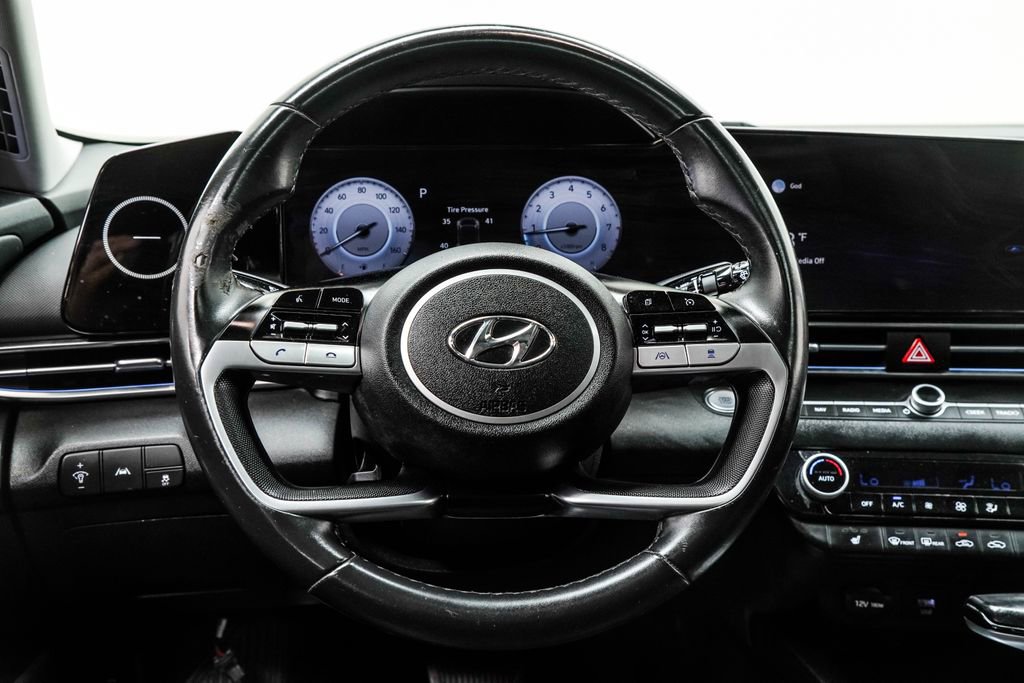 Used 2021 Hyundai Elantra Limited FWD image 23