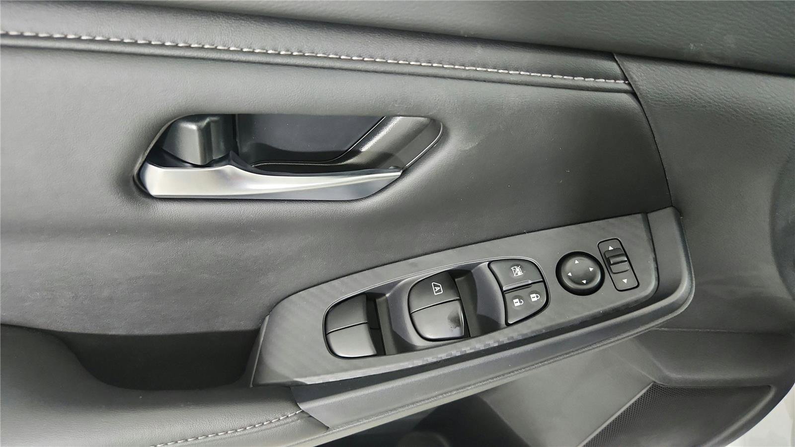 Used 2024 Nissan Sentra SV image 19