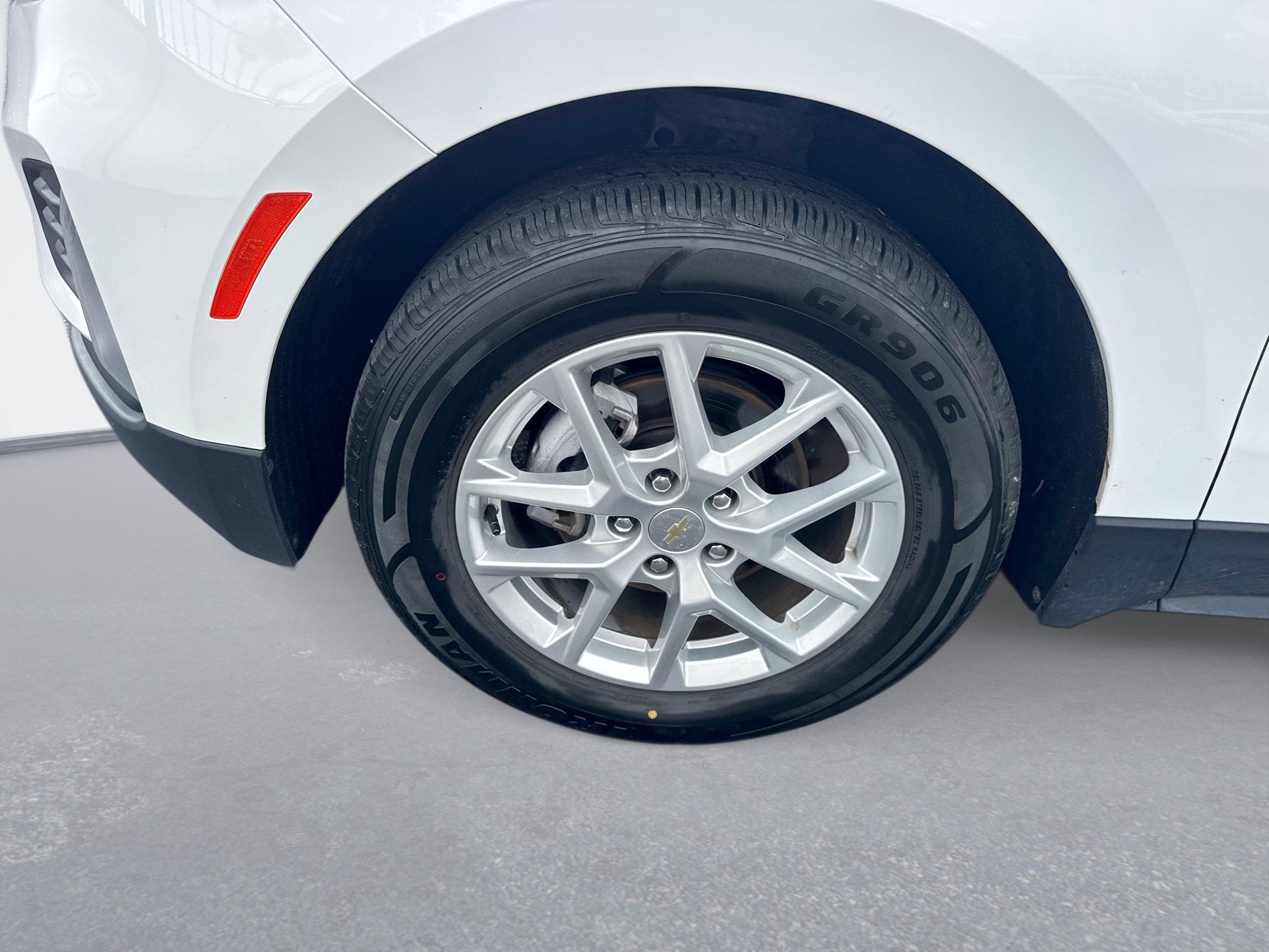 Used 2024 Chevrolet Equinox LT FWD image 11