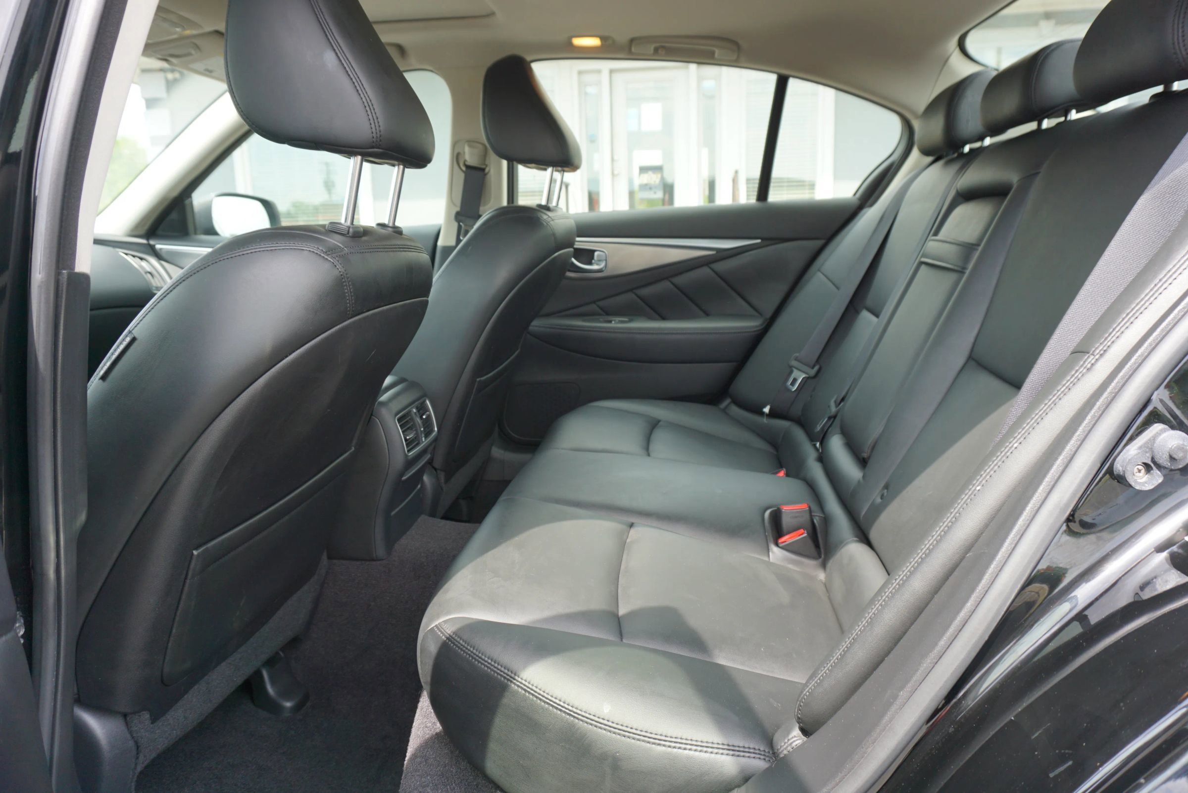 Used 2014 INFINITI Q50 2.0t w/ Moonroof Package AWD/4WD image 17