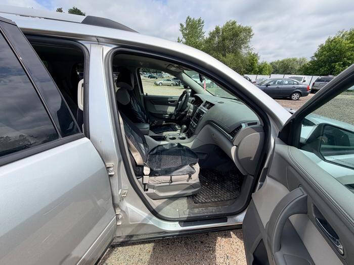 Used 2014 GMC Acadia SLE FWD image 29