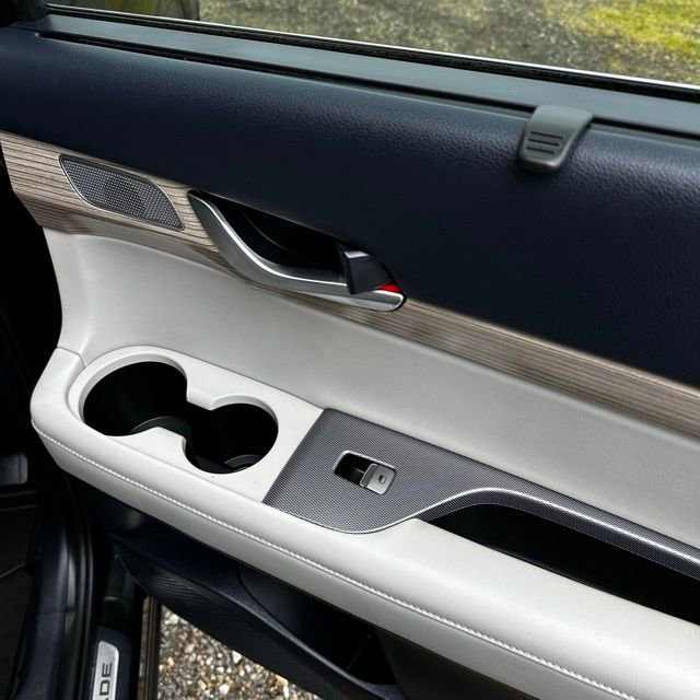 Used 2021 Hyundai Palisade Limited w/ Cargo Package AWD/4WD image 22