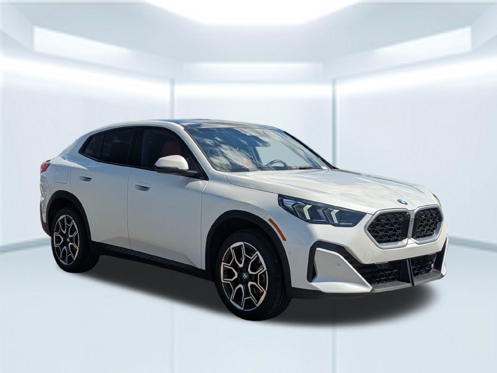 Used 2025 BMW X2 xDrive28i w/ Technology Package AWD/4WD image 7