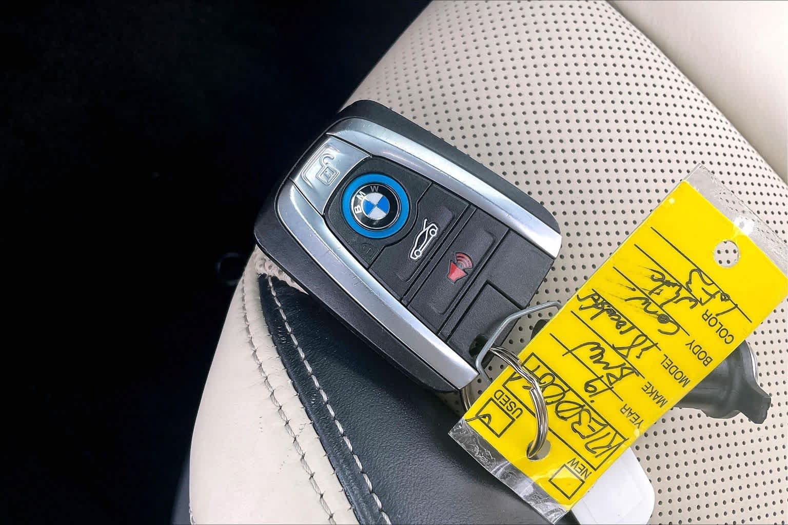 Used 2019 BMW i8 Roadster AWD/4WD image 13
