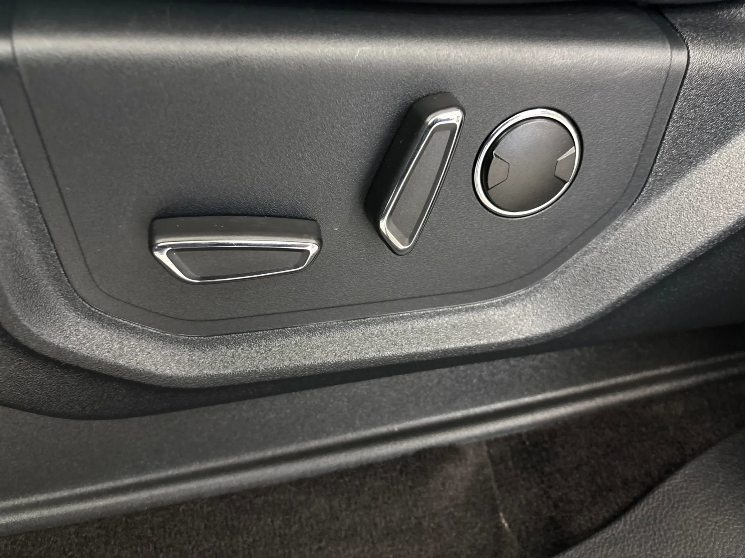 Used 2021 Ford Expedition Max Limited image 25