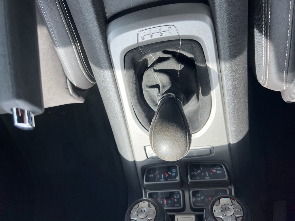Used 2015 Chevrolet Camaro SS w/ SS Performance Package RWD image 13