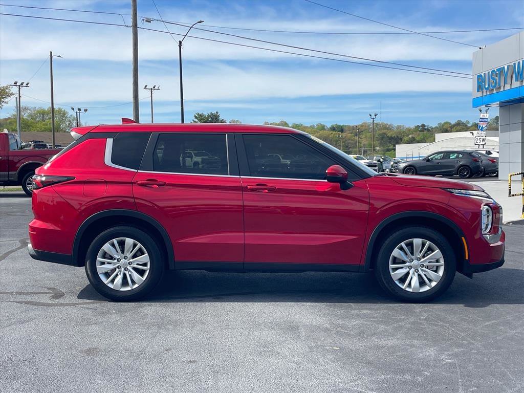 Used 2025 Mitsubishi Outlander ES AWD/4WD image 8